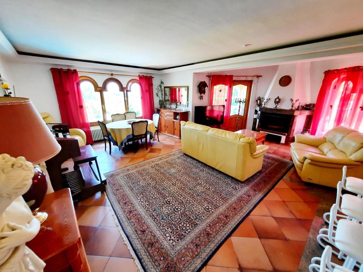 Villa Prestige Бениса Экстерьер фото
